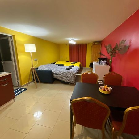 Villa Avec Piscine Interieure 奥尔泽姆 外观 照片
