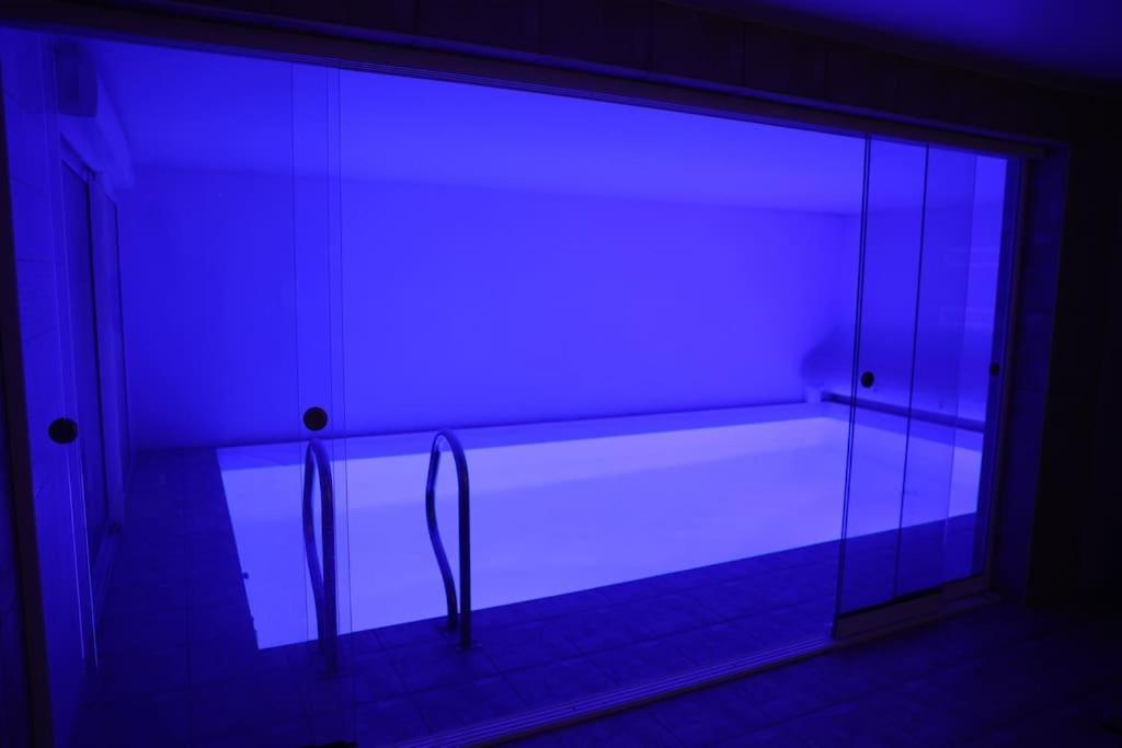 Villa Avec Piscine Interieure 奥尔泽姆 外观 照片