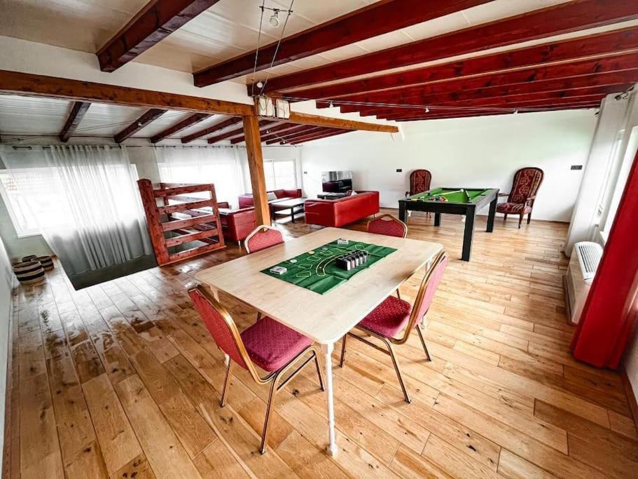 Villa Avec Piscine Interieure 奥尔泽姆 外观 照片