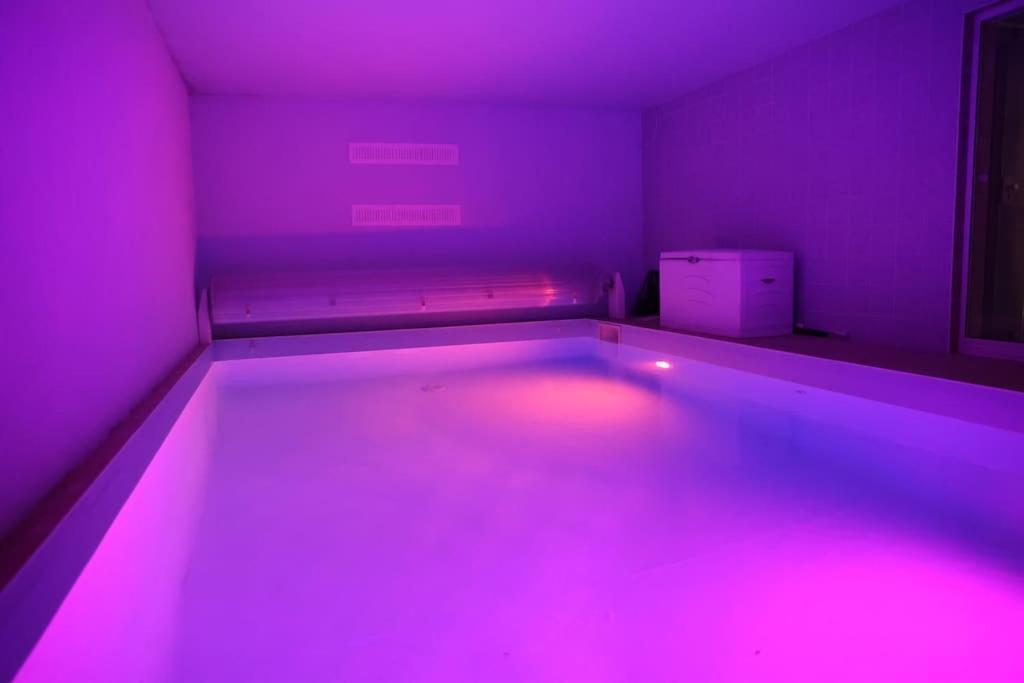 Villa Avec Piscine Interieure 奥尔泽姆 外观 照片
