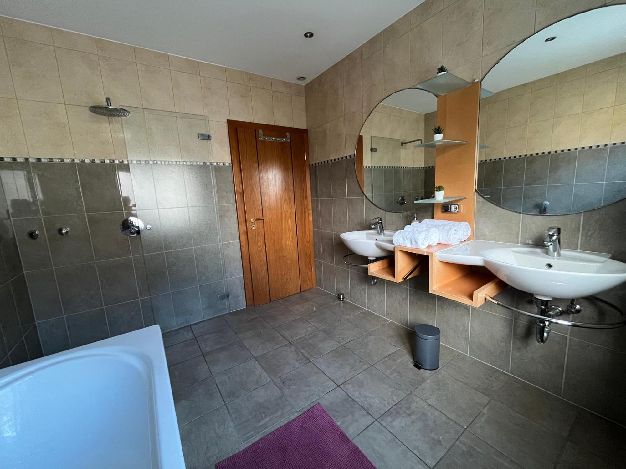 Villa Avec Piscine Interieure 奥尔泽姆 外观 照片