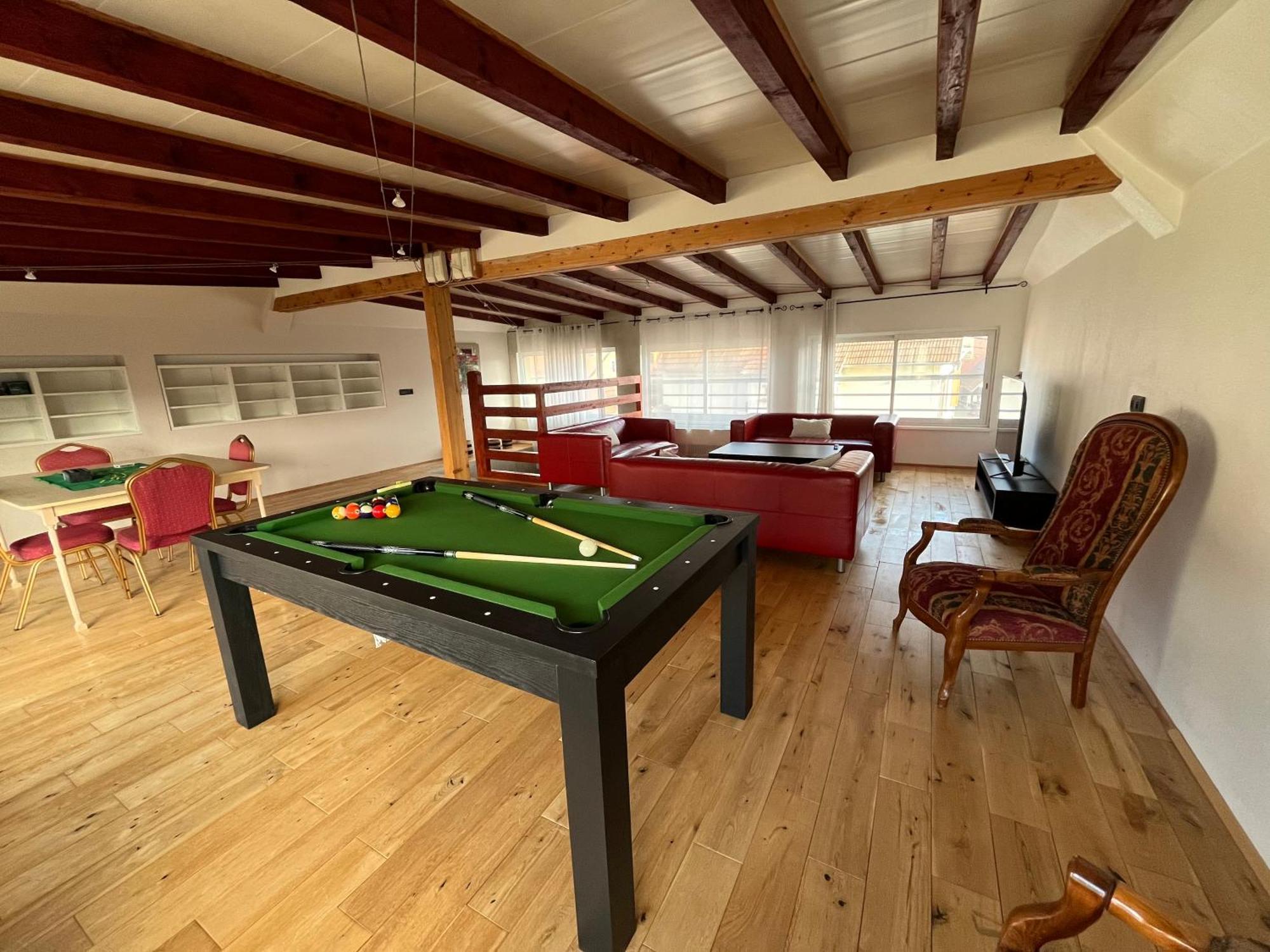 Villa Avec Piscine Interieure 奥尔泽姆 外观 照片
